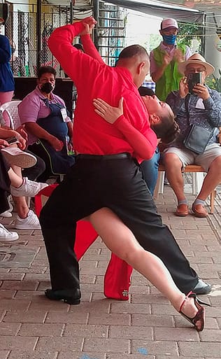 Artistic dance experience Moravia social project Medellin