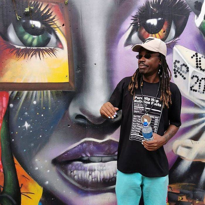 Guide from Casa Kolacho Comuna 13